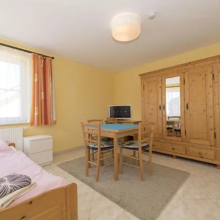 Vila Villen-appartem M Balkon Im Goehrener Ostseebad Vml 07-08