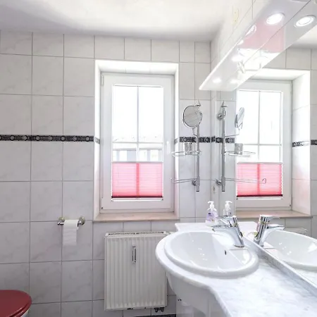 Villen-appartem M Balkon Im Goehrener Ostseebad Vml 07-08 Villa